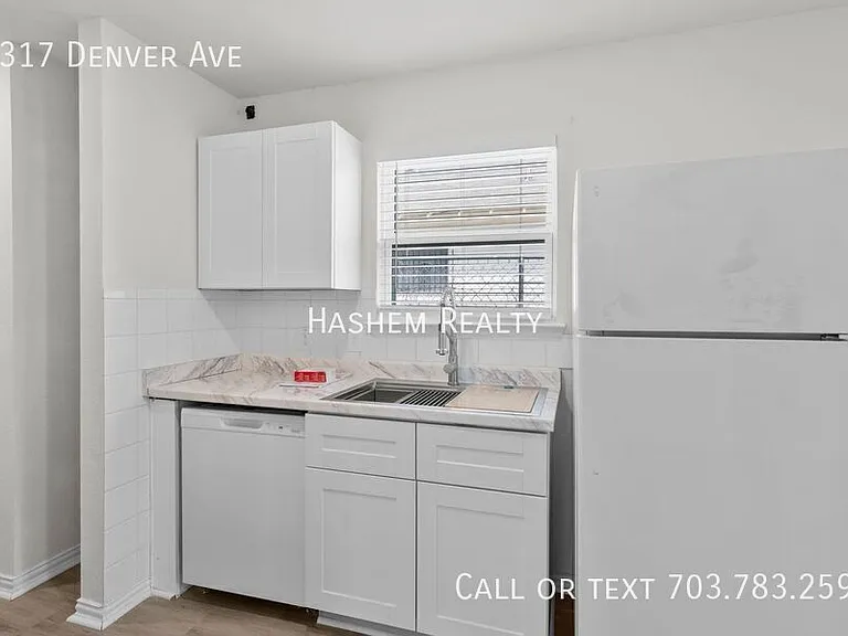 1317 Denver Ave — Photo 5