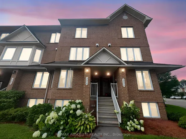 294 Cresthaven Dr, Ottawa, ON K2G 6W4