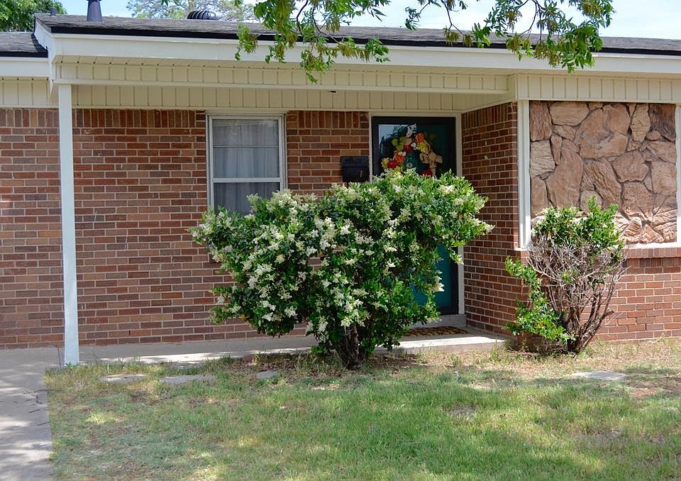 1st image of 1307 Douglas Dr