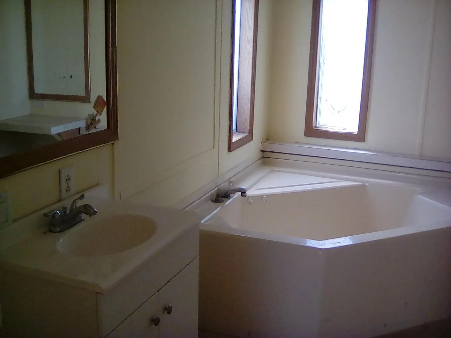 3 bed, 1104 sqft, $1,050 — Photo 4