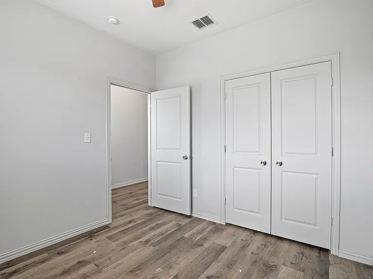 1711 E Tucker St #MAIN — Photo 9