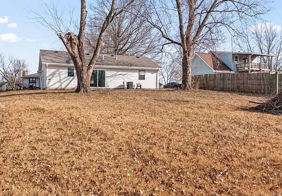 5th image of 246 SE 101st Rd
