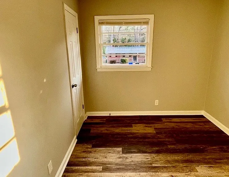 4970 Gardiner Dr — Photo 10