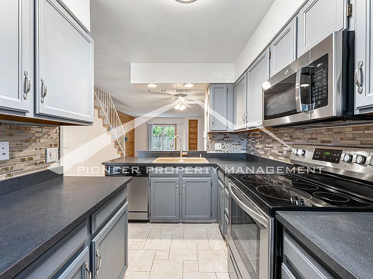 9742 W Cornell Pl — Photo 7