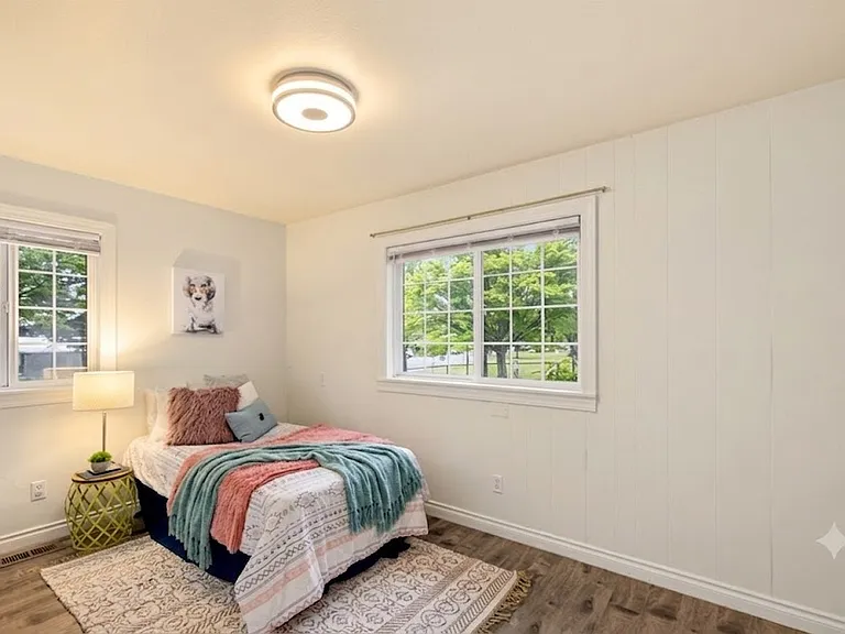 2502 NE 7th St — Photo 12