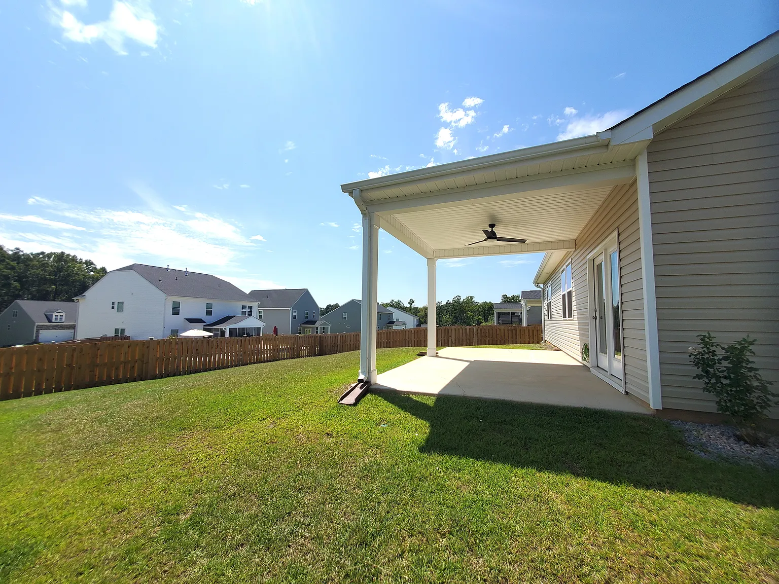 4 bed, 2653 sqft, $2,800 — Photo 3