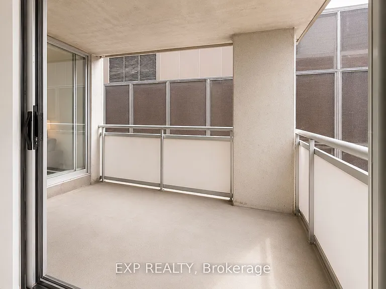 160 George St #1505 — Photo 21