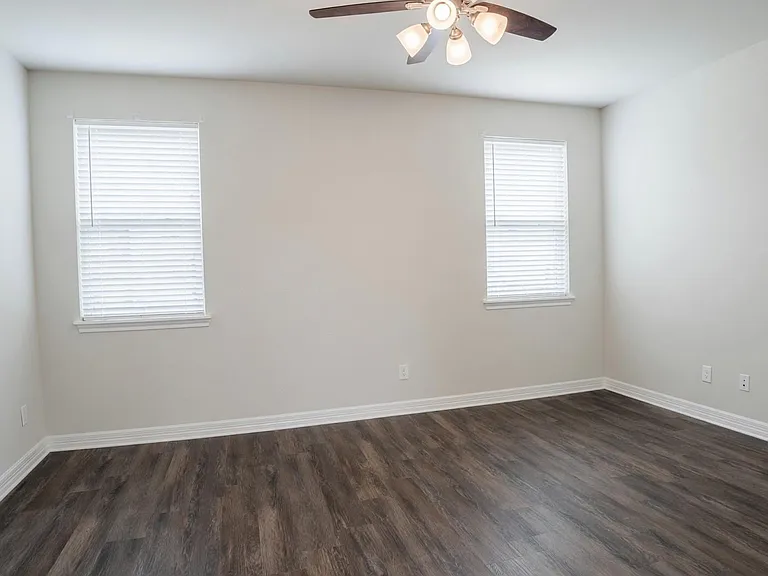 24319 Salts Mill Dr — Photo 9