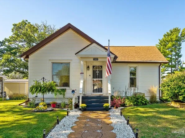 1103 S Peoria Ave, Dixon, IL 61021