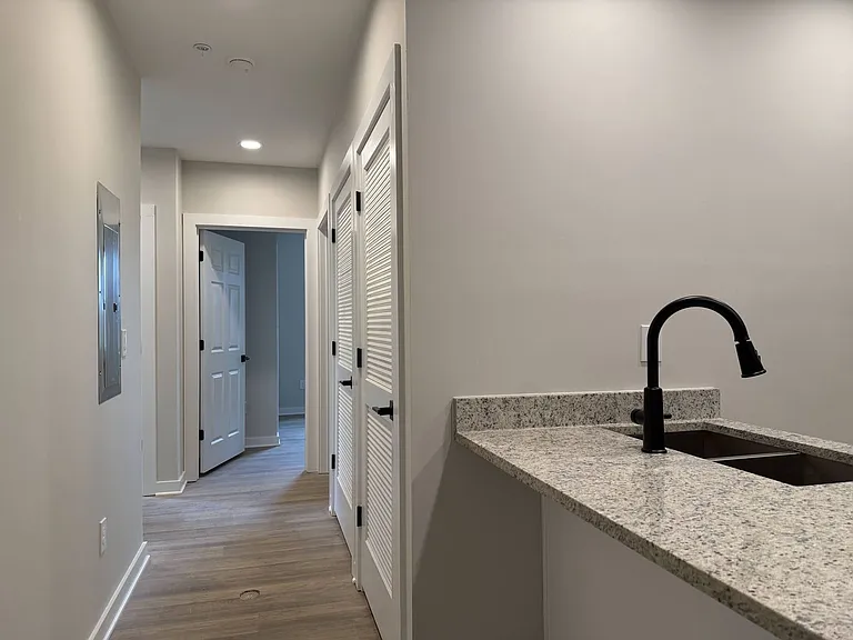 1300 Johnson Ave — Photo 9