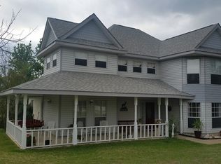 401 Center Point Dr, Center Pt, TX 78010