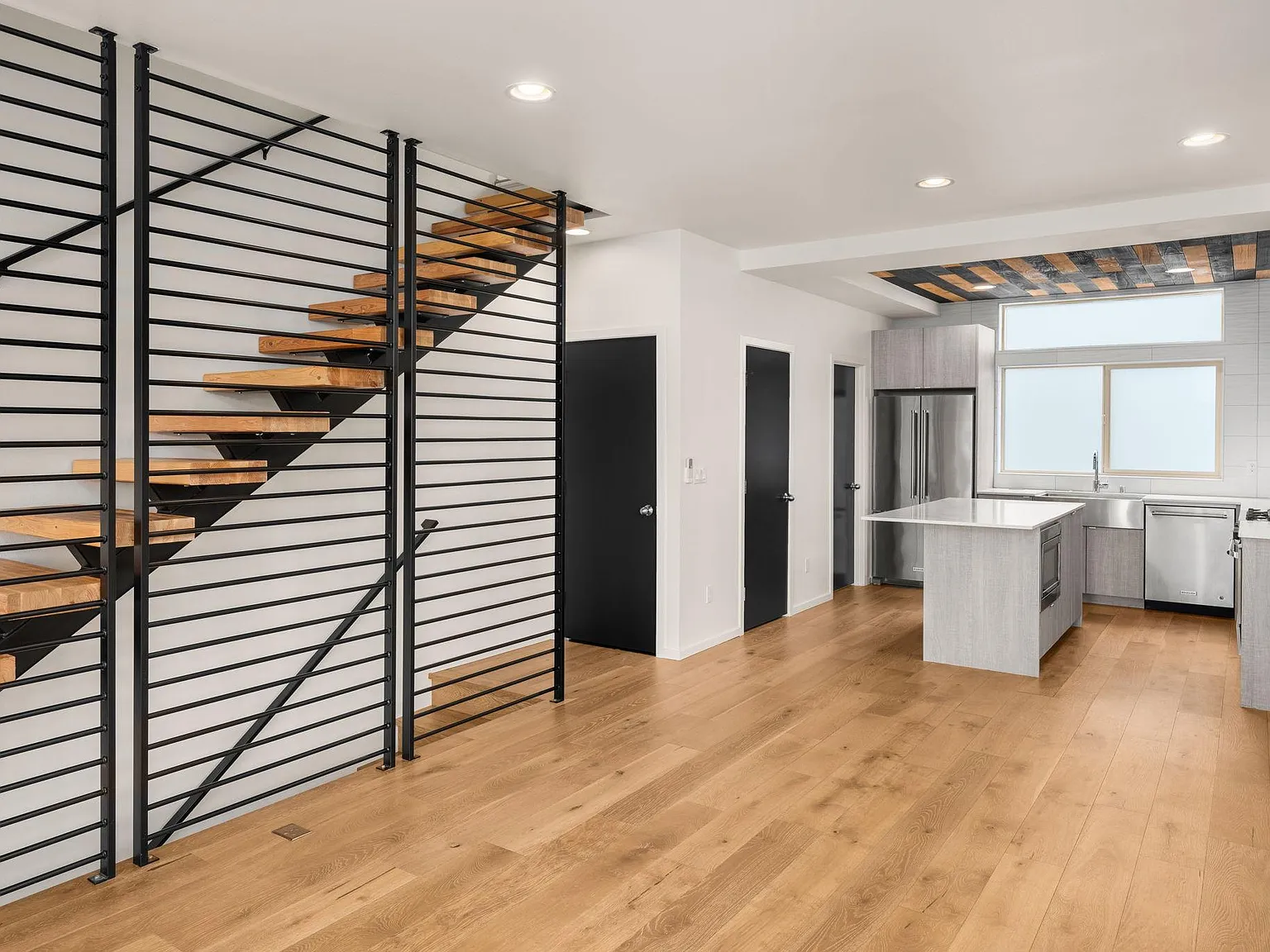 4437 41st Ave SW — Photo 4