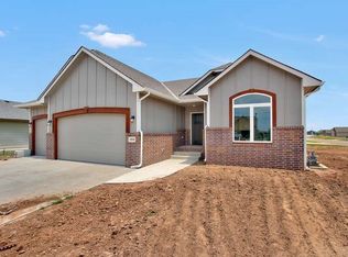 1016 N Oak Ridge Ave, Goddard, KS 67052
