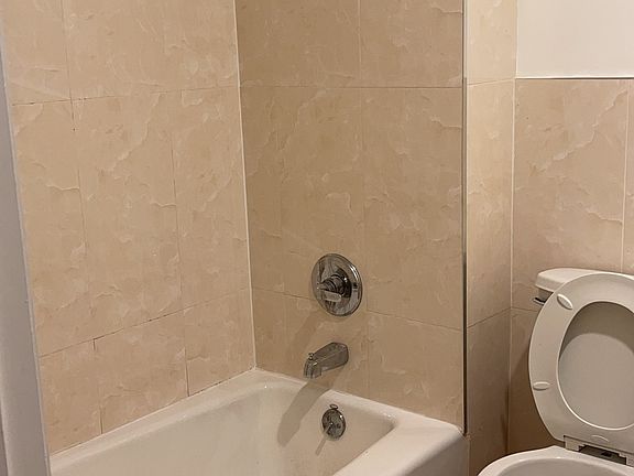 4th image of 14-17 130th St #2