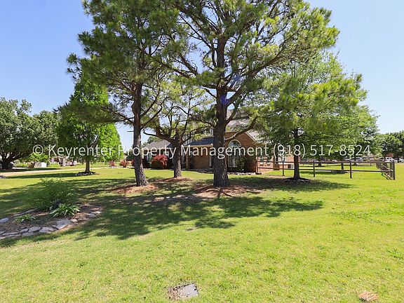 4th image of 15641 E 85th Pl N