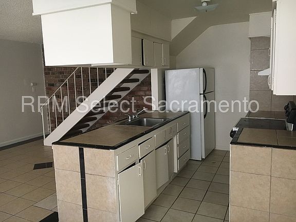 4th image of 75 Nedra Ct APT 2