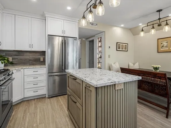 24 School St Unit D, Hull, MA 02045