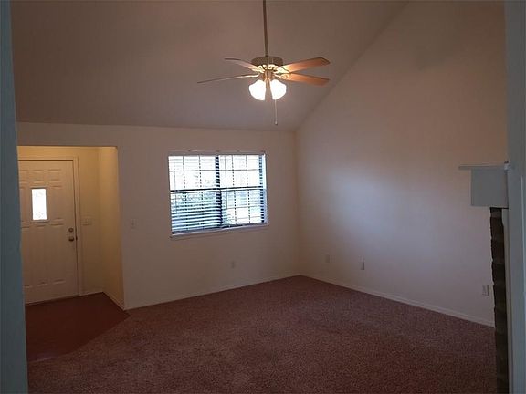 3rd image of 3087 E Cherokee Dr
