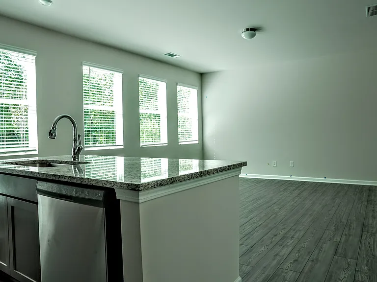 79 Pineview Dr — Photo 11