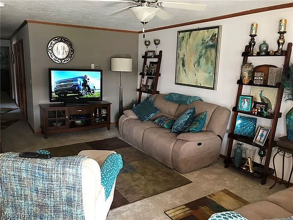 4th image of 348 Saturn Dr NW