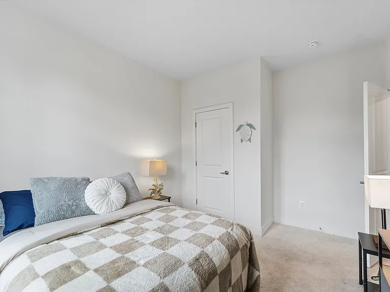 4256 Frost St — Photo 5