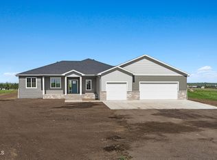 7500 Star Ln, Bismarck, ND 58503
