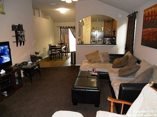 4th image of 2238 Mission Cir