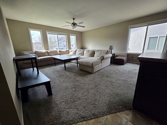2nd image of 3825 Marigold Dr #1