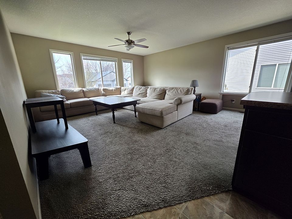 1st image of 3901 Marigold Dr #1