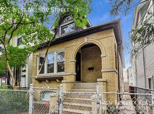 1521 W Nelson St #1, Chicago, IL 60657