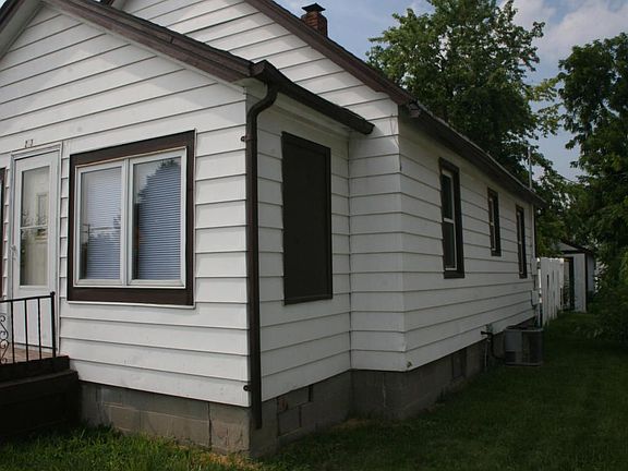 4th image of 2736 Avenue A