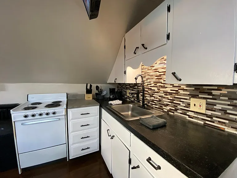 463 Saint John St #3A — Photo 5