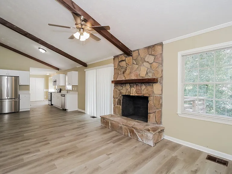 375 N Hickory Ln — Photo 6