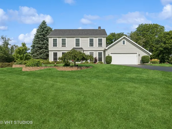 3711 Tamarisk Ct, Crystal Lake, IL 60012