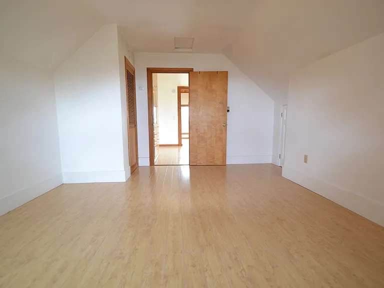 2412 E Prospect St — Photo 12