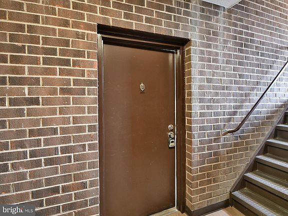 5th image of 15712 Dorset Rd APT 104