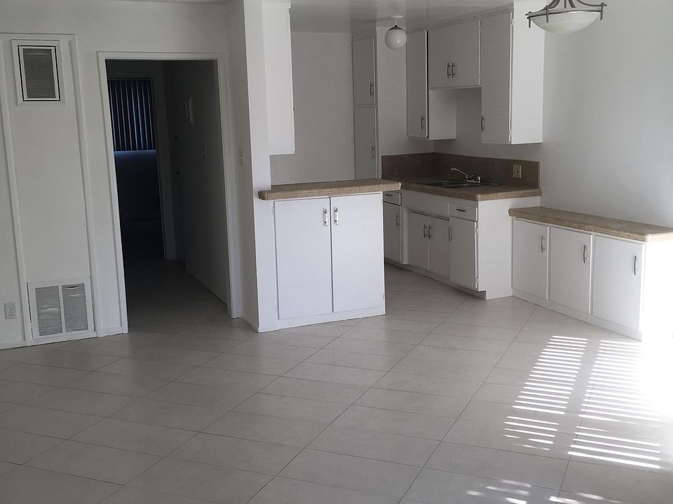 2nd image of 1721 S Burnside Ave APT 103