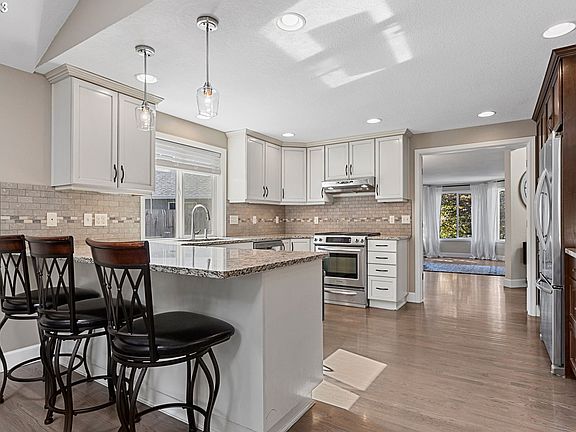 2nd image of 12762 SW Morning Hill Ct