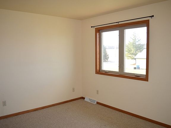 3rd image of 1121 Union Rd