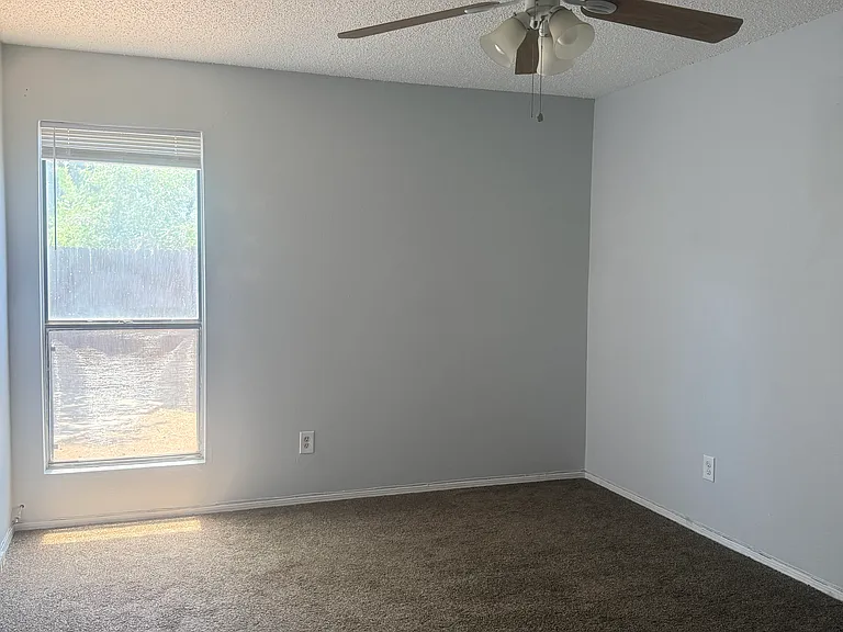 7506 Penn Ln NE #B — Photo 11