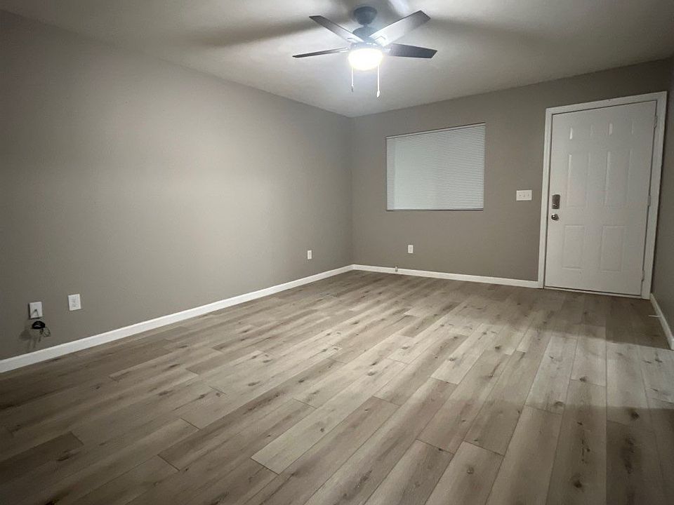 2140 J - 3 - 2140 J St Lincoln, NE | Zillow