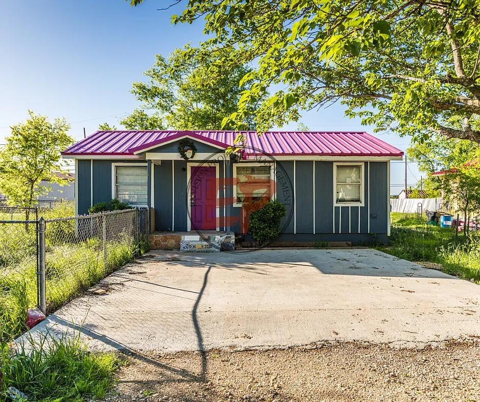 126 Lilly Ln - 1 — Photo 1
