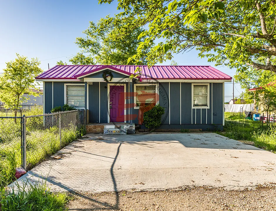 126 Lilly Ln