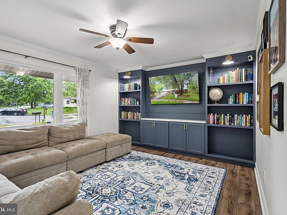 3rd image of 1250 Redwood Ct