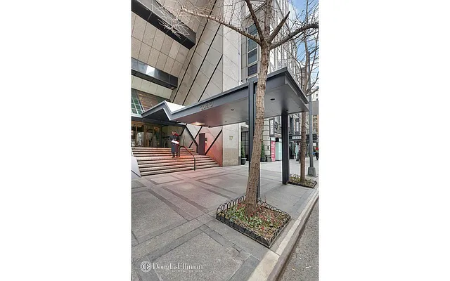 Rented by Douglas Elliman | media 15