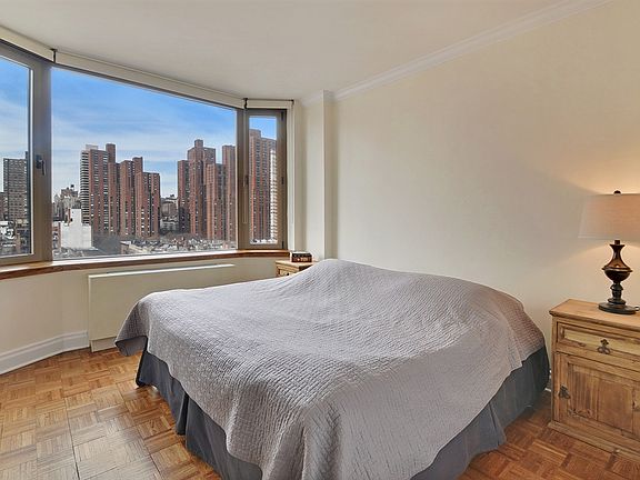 3rd image of 400 E 90th St APT 12B