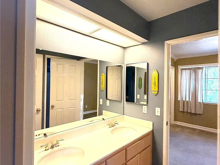 2812 W Pondera St — Photo 15