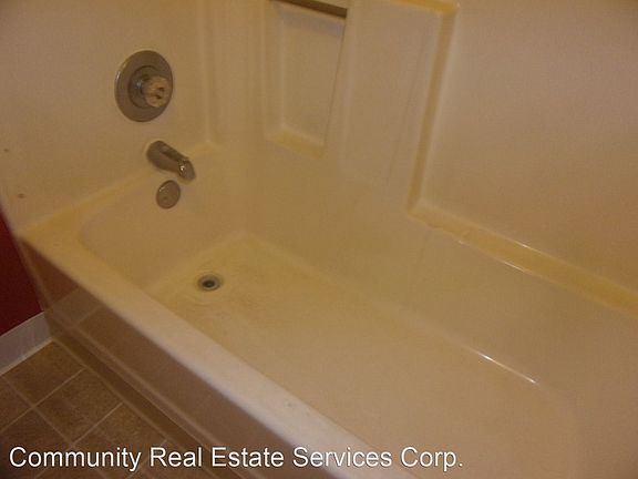 5th image of 598 Arcadia Dr