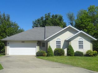 3868 S Sunrise Ave, Springfield, MO 65807
