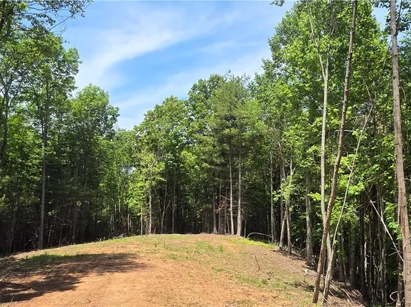 439 Howell Road, Lansing, NC 28643